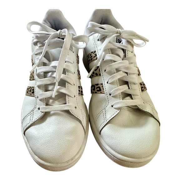 Adidas Women’s Cloudfoam Comfort Leather Sneakers White & Leopard Trim Size 8.5 - Picture 2 of 7
